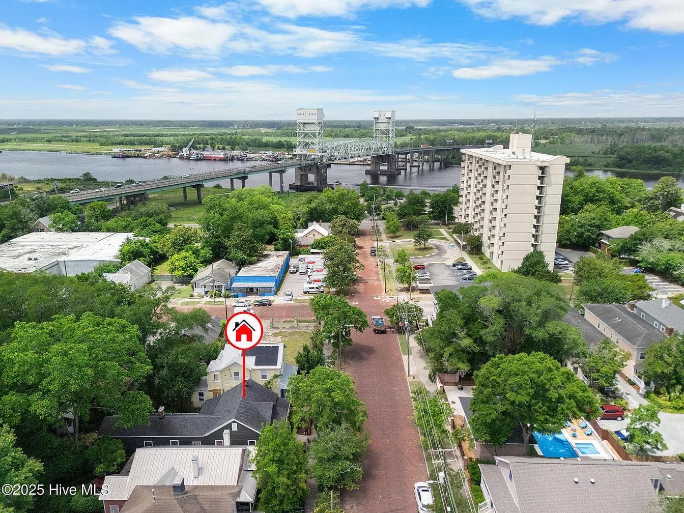 108 Castle St vs 117 Victoria Dr Wilmington NC