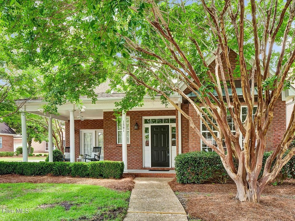 1501 W Morning Dove Ct